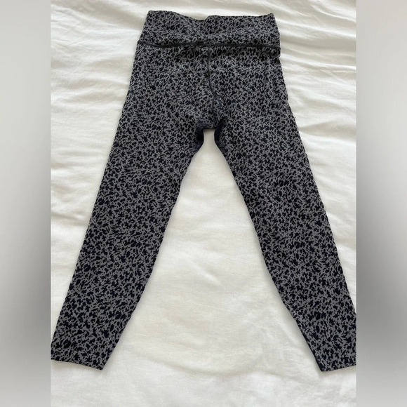 Athleta Ribbed Animal Print Leggings - Size XL - Picture 2 of 4